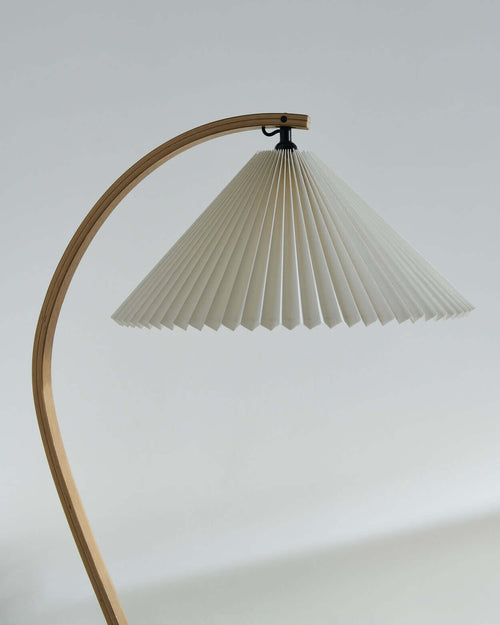 Lampada da terra Timberline scultorea | Gubi | TheLoft.store