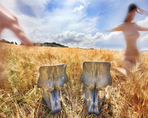 Her glossy gold by Horm