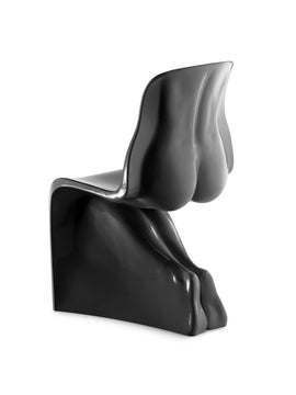 Her glossy black by Horm