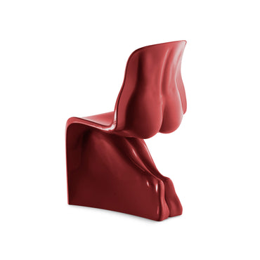 Her glossy red wine by Horm